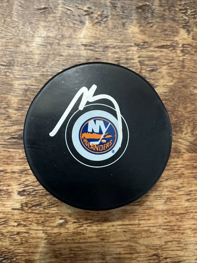 Matthew Schaefer Signed New York Islanders Puck JSA Coa Autographed