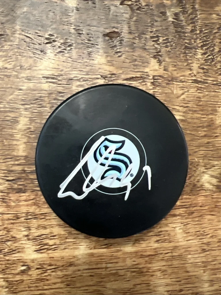Shane Wright Signed Seattle Kraken Puck JSA Coa Autographed