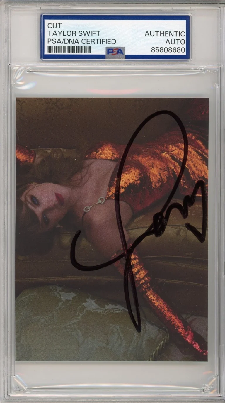 TAYLOR SWIFT LIFE OF A SHOWGIRL SIGNED AWESOME HEART PHOTO PSA DNA COA AUTOGRAPH