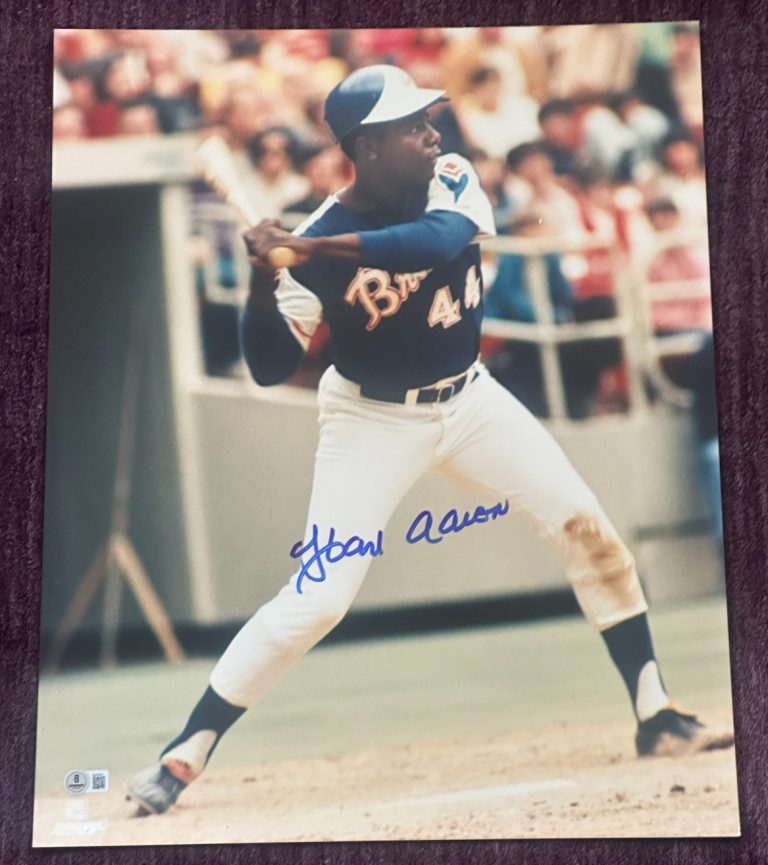 HANK AARON Signed BRAVES 16x20 PHOTO Beckett (BAS)