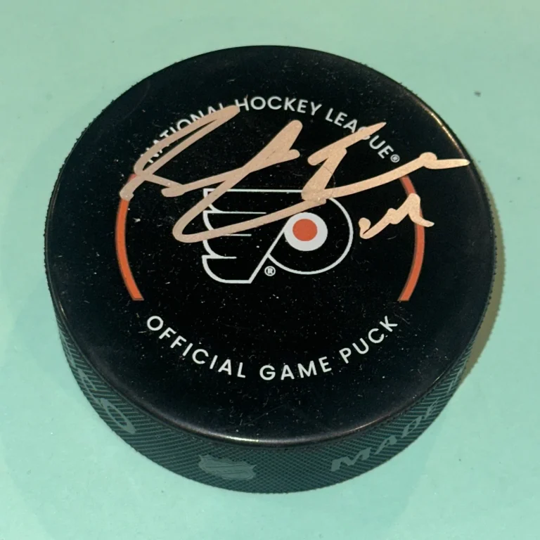 SEAN COUTURIER Signed Philadelphia FLYERS Official GAME Puck Beckett (BAS)