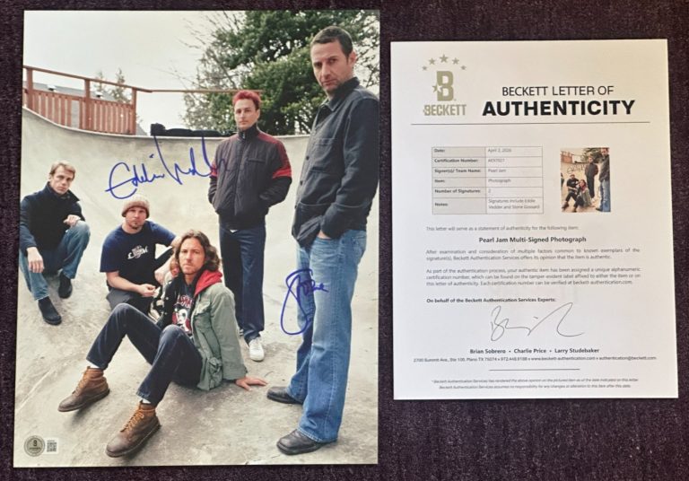 EDDIE VEDDER & STONE GOSSARD Signed PEARL JAM 11x14 PHOTO Beckett (BAS) LOA