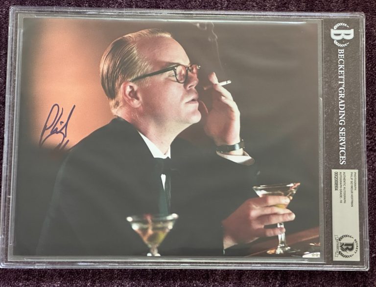 PHILIP SEYMOUR HOFFMAN Signed 8 X 10 PHOTO Beckett Encapsulated AUTO 10