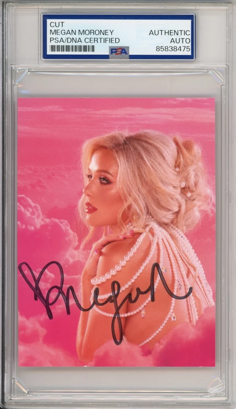 Megan Moroney CLOUD 9 AUTOGRAPH SIGNED Pink Album Photo Picture PSA DNA COA