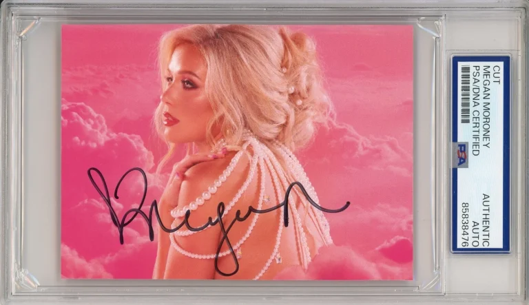 Megan Moroney CLOUD 9 AUTOGRAPH SIGNED Pink Album Photograph Picture PSA DNA COA