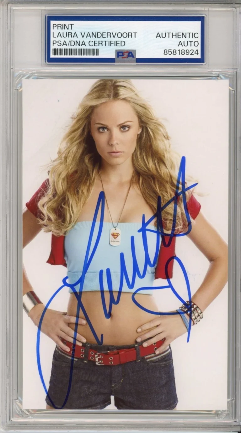 LAURA VANDERVOORT SIGNED SUPERGIRL AUTOGRAPH PSA DNA SIGNED PHOTOGRAPH PICTURE