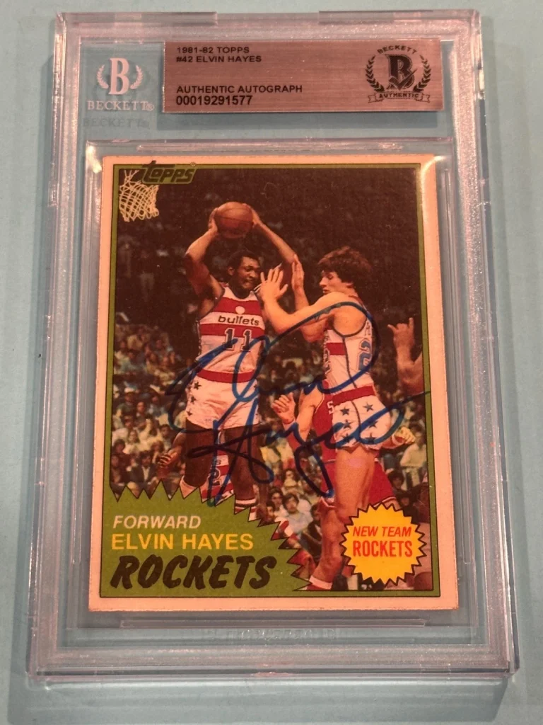 ELVIN HAYES Signed 1981-82 TOPPS Card #42 Beckett BAS