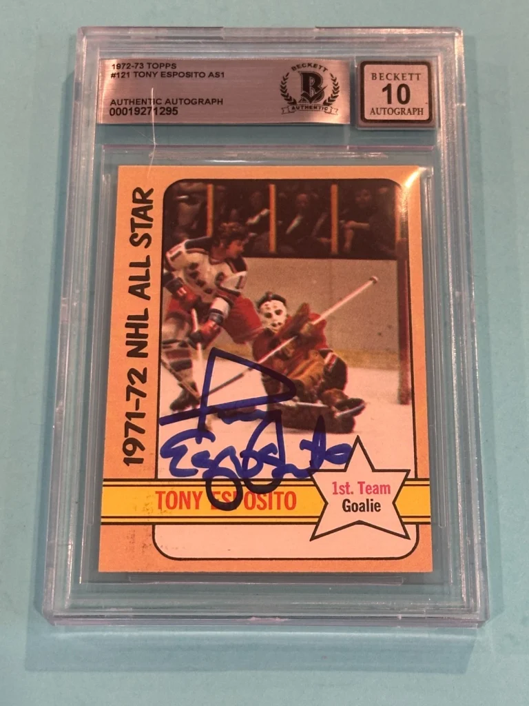 TONY ESPOSITO Signed 1972-73 TOPPS Card #121 Beckett BAS AUTO 10