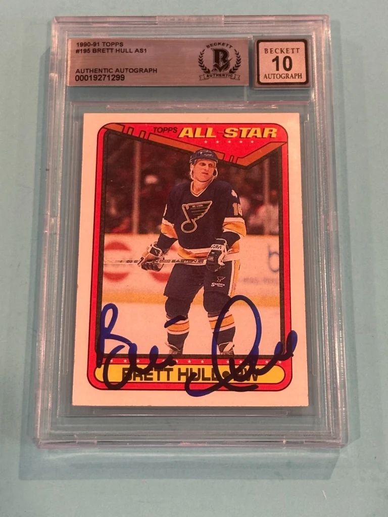 BRETT HULL Signed 1990-92 TOPPS Card #195 Beckett BAS AUTO 10