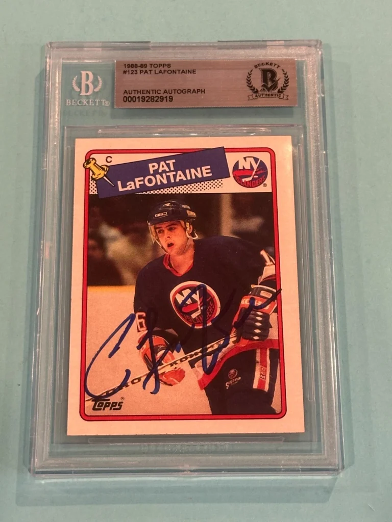 PAT LaFONTAINE Signed 1988-89 TOPPS Card #123 Beckett Authenticated (BAS)