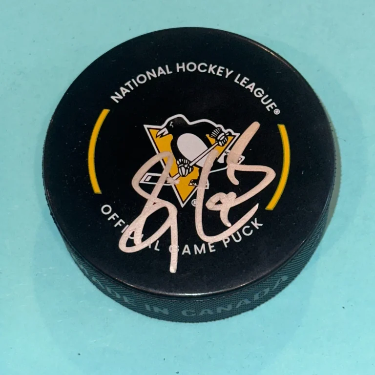 SIDNEY CROSBY Signed Pittsburgh PENGUINS Official GAME Puck Beckett BAS LOA