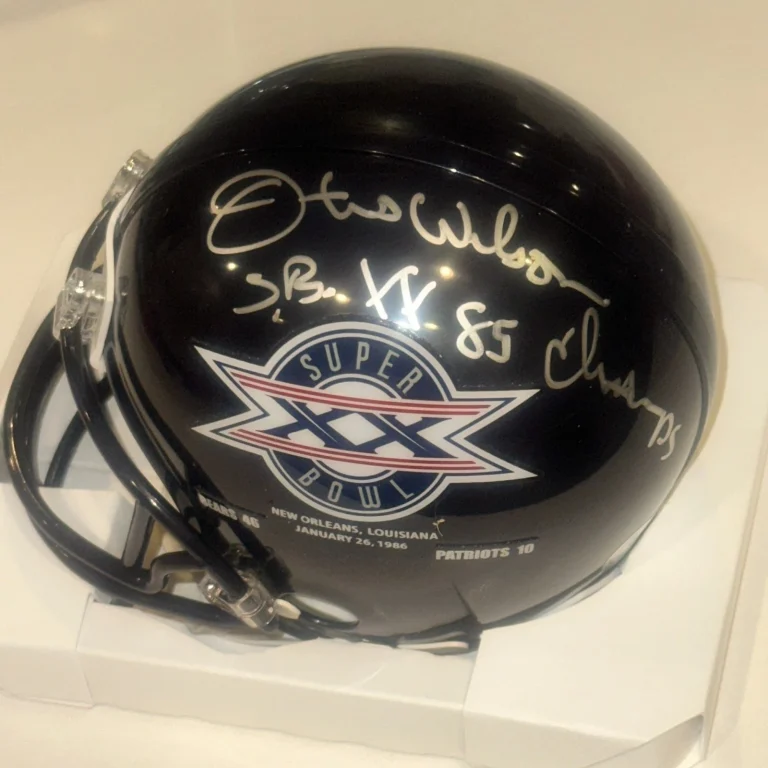 OTIS WILSON (Bears) Signed SUPER BOWL XX Mini-helmet w/ Beckett (BAS) & Inscrip