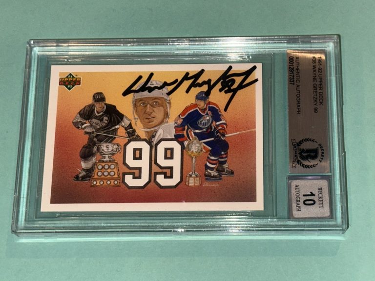 WAYNE GRETZKY Signed 1991-92 UPPER DECK Card #38 Beckett Slabbed GRADED 10