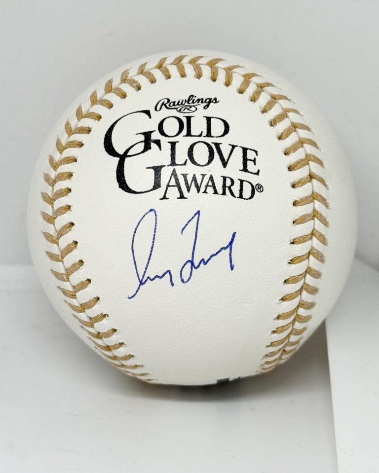 Greg Maddux Atlanta Braves signed Gold Glove Baseball Ball Beckett Witnessed