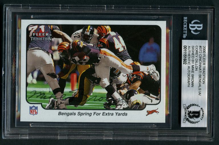 Mike Brown 372 signed autograph auto 2000 Fleer Tradition Football Card BAS Slab