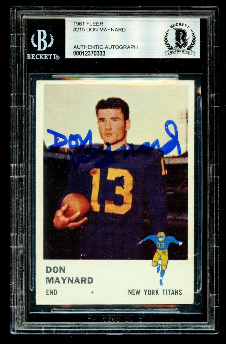 Don Maynard #215 signed autograph 1961 Fleer ROOKIE Football Card BAS Slabbed
