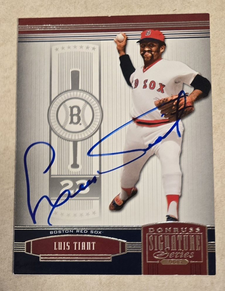 Luis Tiant #153 DUAL signed auto 2005 Donruss Playoff Absolute Baseball Card