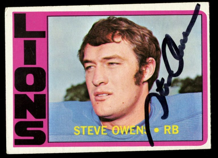 Steve Owens #25 signed autograph auto 1972 Topps Football Trading Card