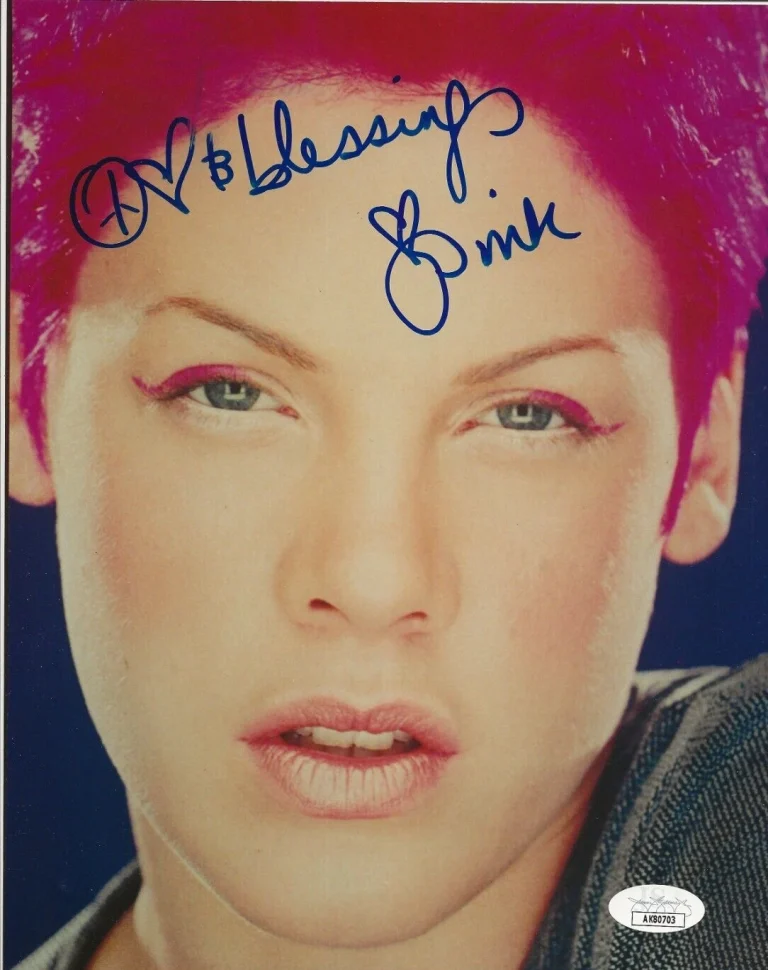 P!nk singer REAL hand SIGNED 8x10