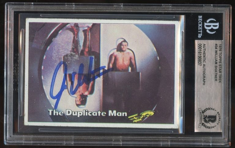 William Shatner #34 signed autograph auto 1976 Star Trek Trading Card PSA Slab