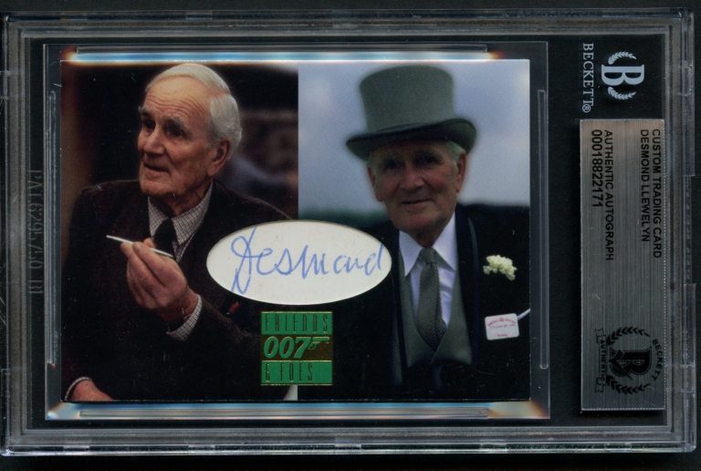 Desmond Llewelyn signed autograph James Bond 007 