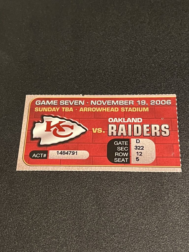 FOOTBALL TICKET STUB ARROWHEAD KANSAS CITY CHIEFS OAKLAND RAIDERS 11/19 2006
