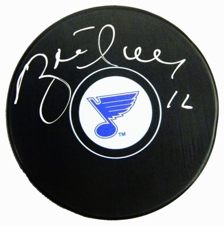 BRETT HULL Signed St Louis Blues Logo Hockey Puck - SCHWARTZ