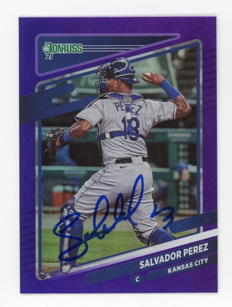 SIGNED BASEBALL CARD AUTO KANSAS CITY ROYALS SALVADOR PEREZ 2021 DONRUSS #145
