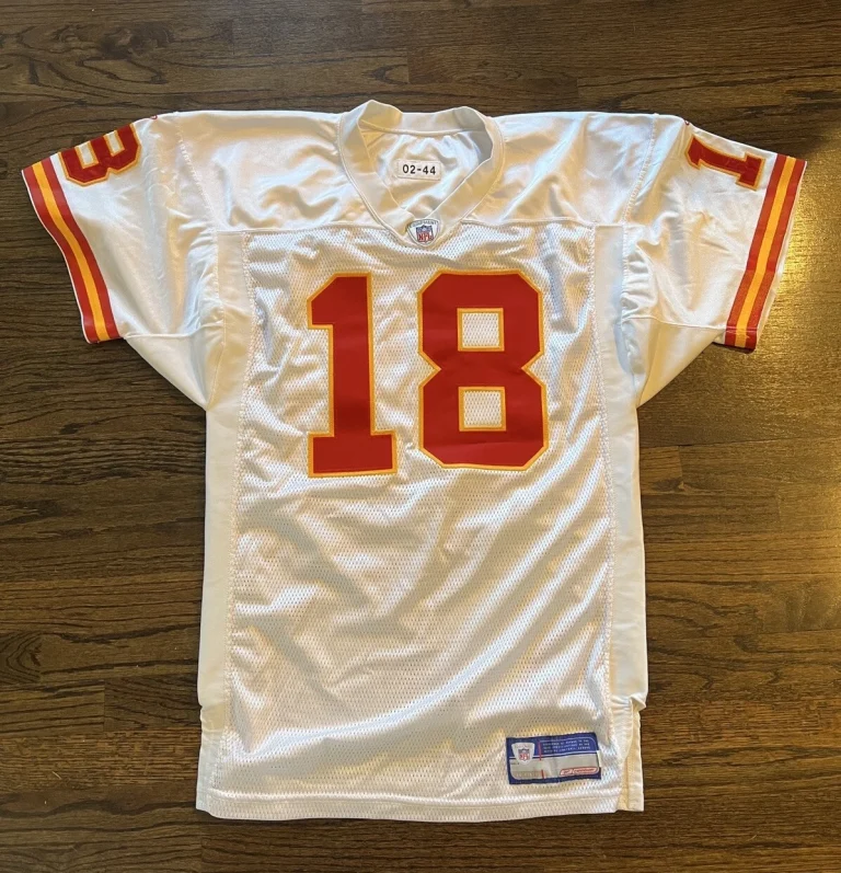KANSAS CITY CHIEFS GAME USED ? ISSUED FOOTBALL WHITE JERSEY NO NAME PRO CUT #18
