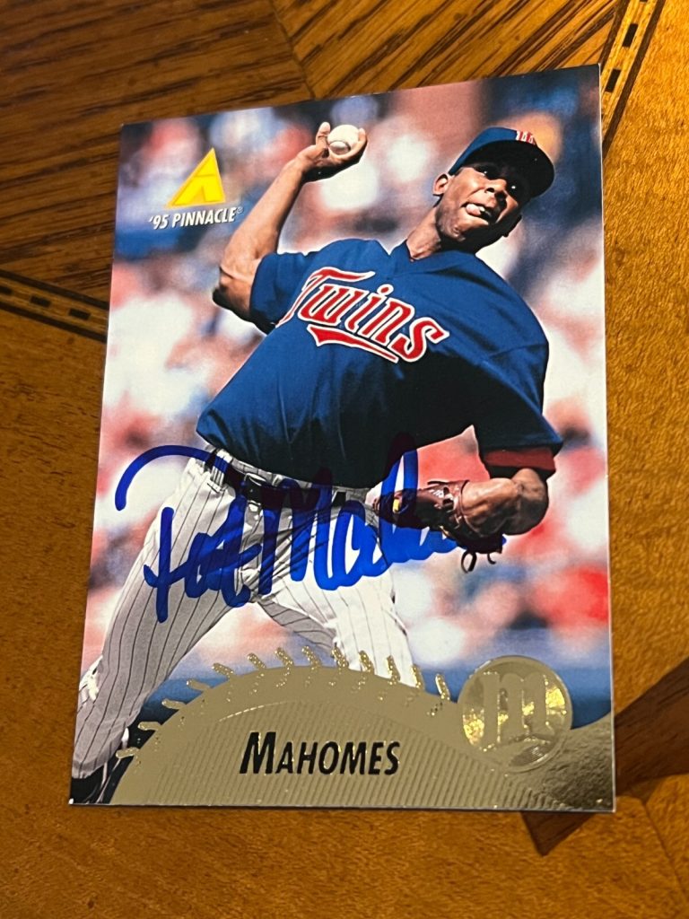SIGNED BASEBALL CARD AUTO PAT MAHOMES SR. 1995 PINNACLE MINNESOTA TWINS #252