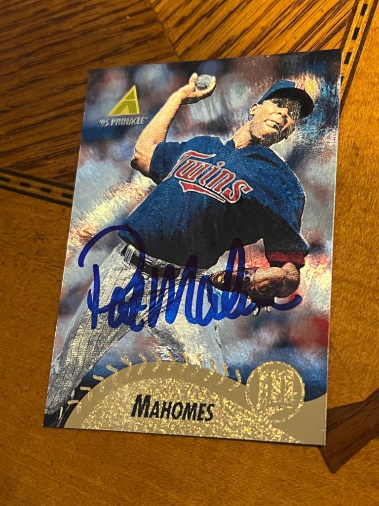 SIGNED BASEBALL CARD AUTO PAT MAHOMES TWINS 1995 PINNACLE MUSEUM COLLECTION #252