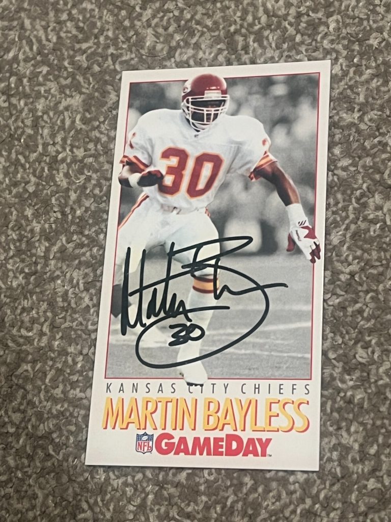 SIGNED FOOTBALL CARD AUTO KANSAS CITY CHIEFS  1992 FLEER GAMEDAY MARTIN BAYLESS