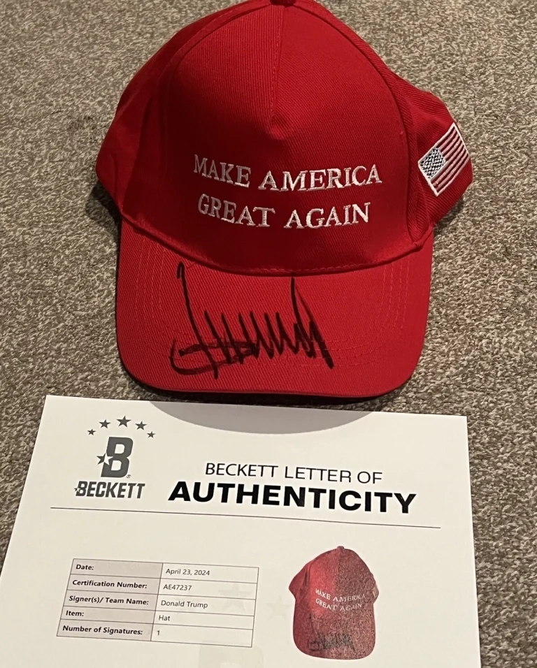 PRESIDENT DONALD TRUMP SIGNED MAGA MAKE AMERICA GREAT AGAIN RED HAT AUTO BAS COA
