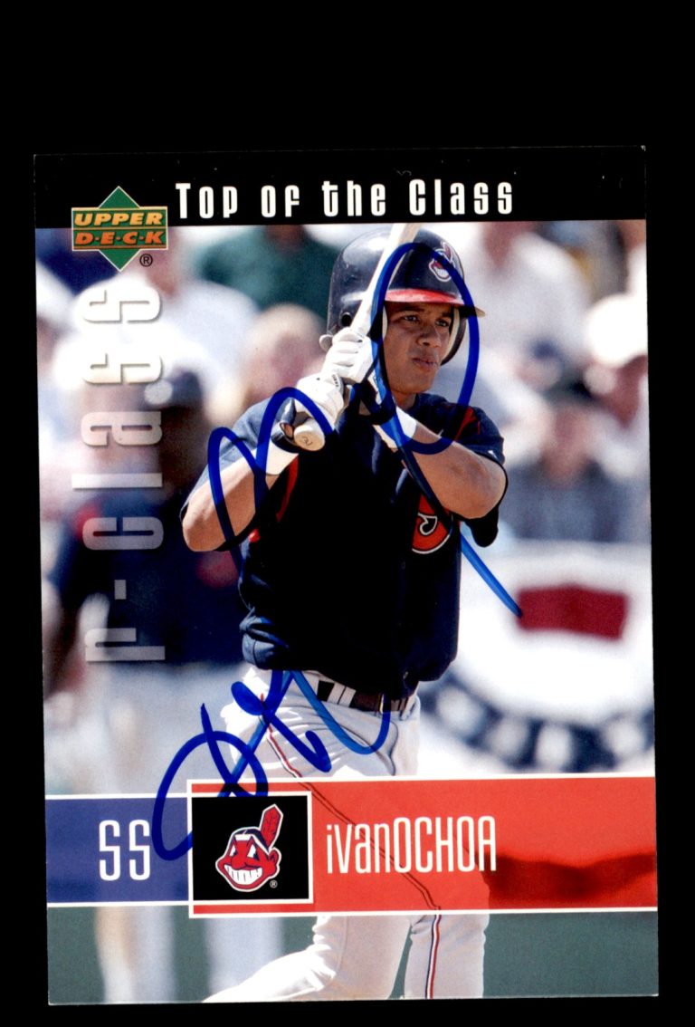 Signed Baseball Card Auto 2004 Upper Deck r-class #100 Ivan Ochoa Indians