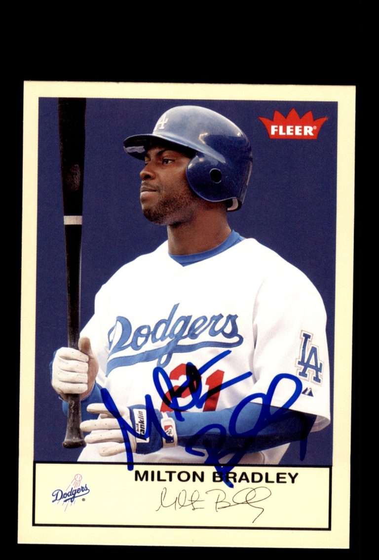 Signed Baseball Card Auto 2005 Fleer Tradition #25 Milton Bradley Dodgers