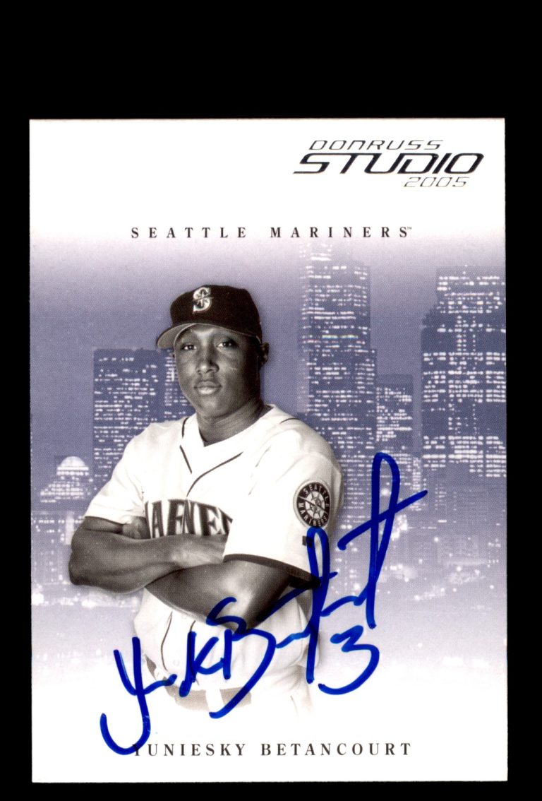 Signed Baseball Card Auto 2005 Donruss Studio #191 Yuniesky Betancourt Mariners
