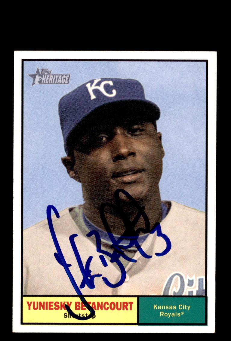 Signed Baseball Card Auto 2010 Topps Heritage #367 Yuniesky Betancourt Royals