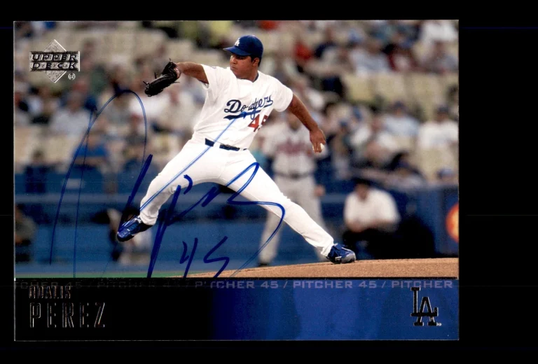 Signed Baseball Card Auto 2004 Upper Deck #373 Odalis Perez Los Angeles Dodgers