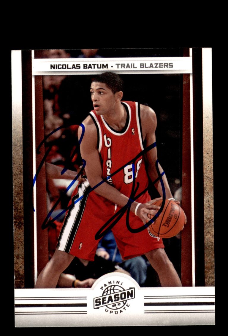Signed Basketball Card Auto Nicolas Batum 2010-11 Panini Season Update #147