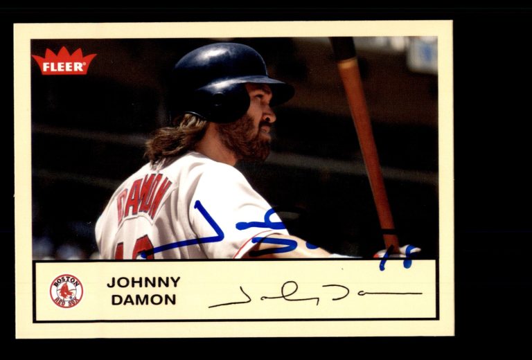 Signed Baseball Card Auto Johnny Damon 2005 Fleer Tradition #121 Boston Red Sox