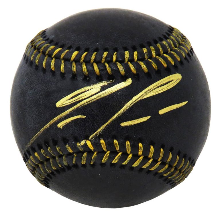 Ronald Acuna Jr. (Braves) Signed Rawlings Official Black MLB Baseball (Beckett)