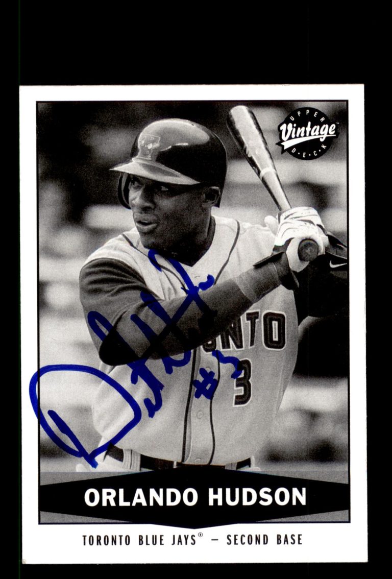 Signed Baseball Card Auto Orlando Hudson 2004 Upper Deck Vintage #252 B&W