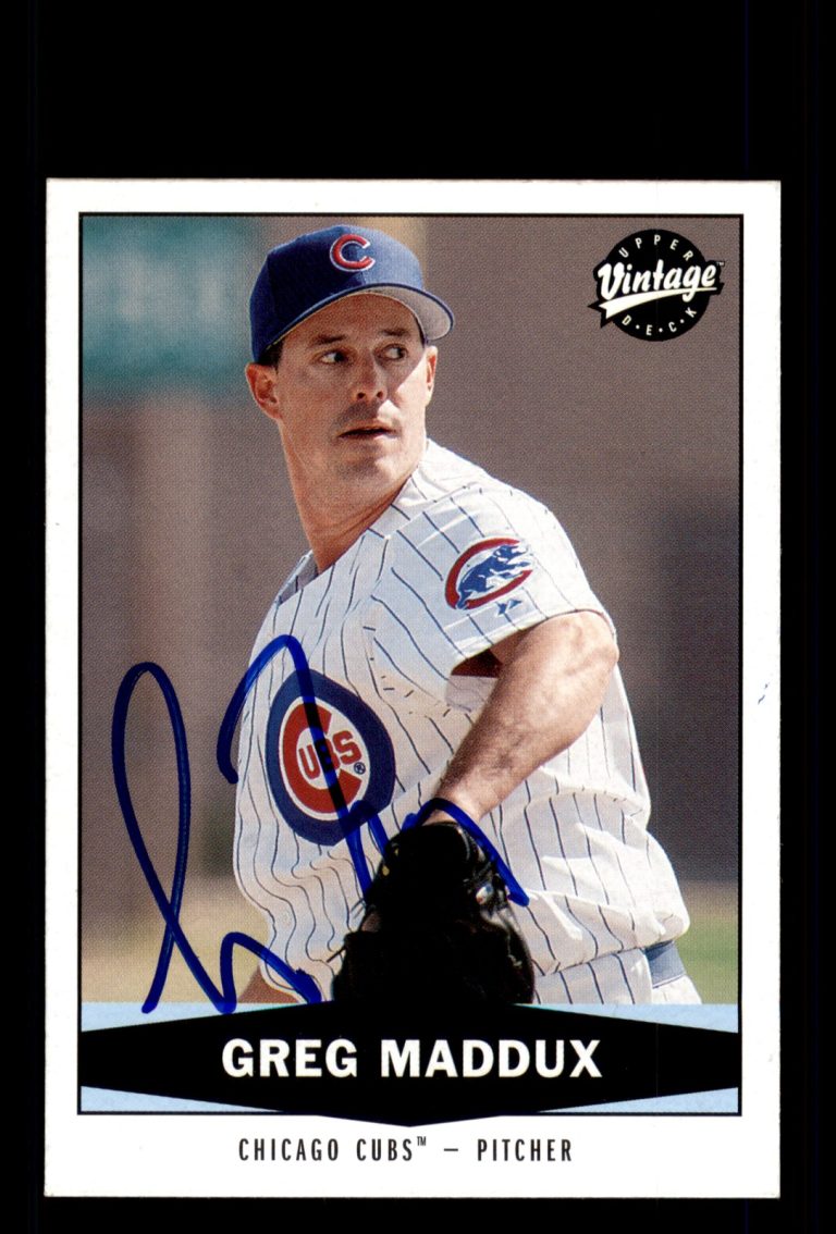 Signed Baseball Card Auto Greg Maddux 2004 Upper Deck Vintage #60 Atlanta Braves