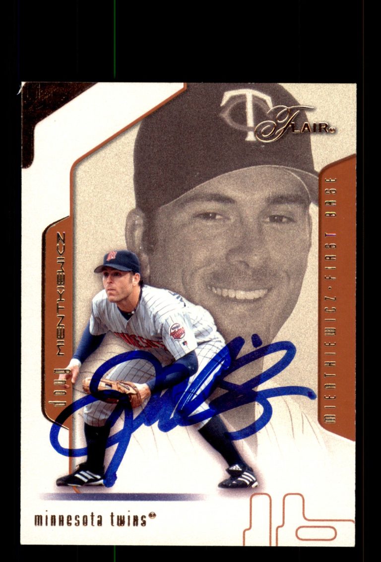 Signed Baseball Card Auto Doug Mientkiewicz 2002 Flair #92 Minnesota Twins