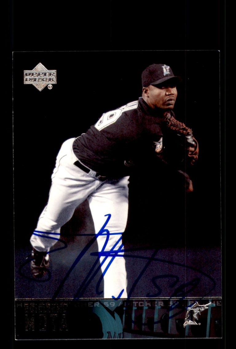 Signed Baseball Card Auto Guillermo Mota 2005 Upper Deck #551 Florida Marlins
