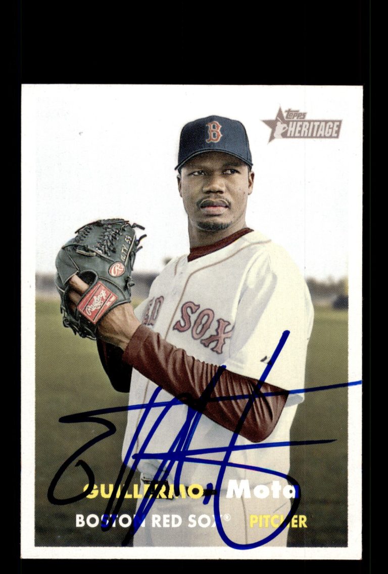 Signed Baseball Card Auto Guillermo Mota 2006 Topps Heritage #81 Boston Red Sox