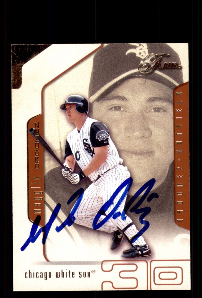 Signed Baseball Card Auto Magglio Ordonez 2002 Flair #19 Chicago White Sox
