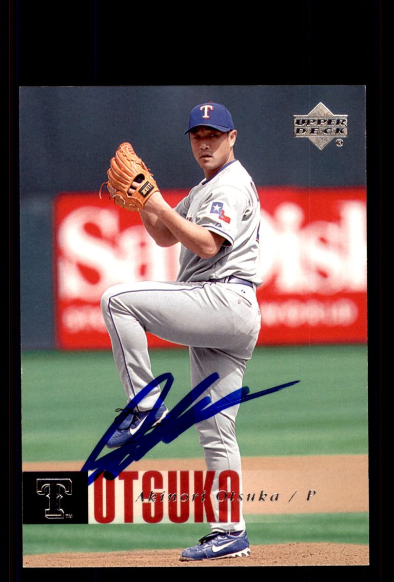 Signed Baseball Card Auto Akinori Otsuka 2006 Upper Deck #832 Texas Rangers