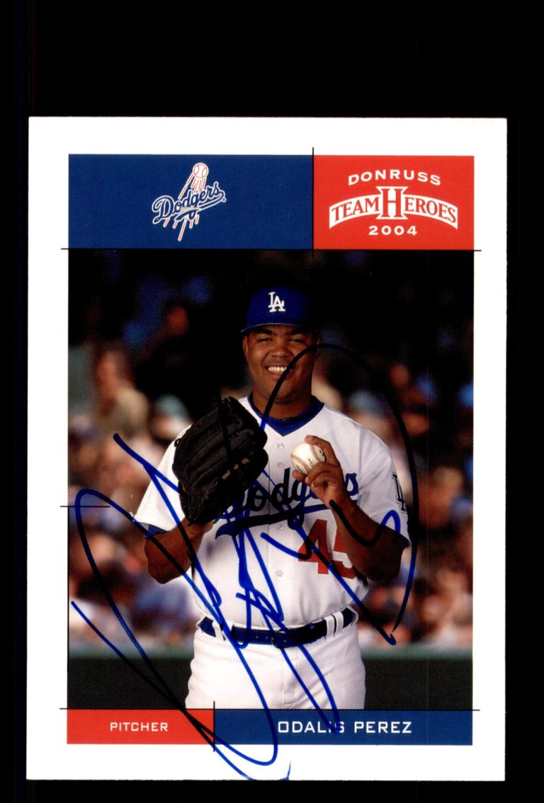 Signed Baseball Card Auto Odalis Perez 2004 Donruss Team Heroes #214 Dodgers