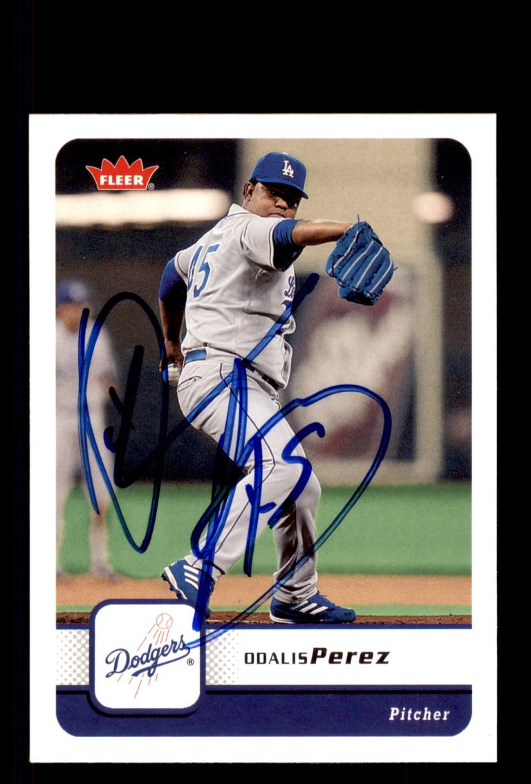 Signed Baseball Card Auto Odalis Perez 2006 Fleer #148 Los Angeles Dodgers